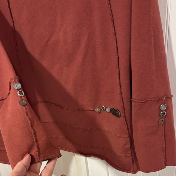 Neon Buddh Brick/brownish Cowl Neck pullover w/cute Button Accents. Roomy size M - Picture 2 of 6